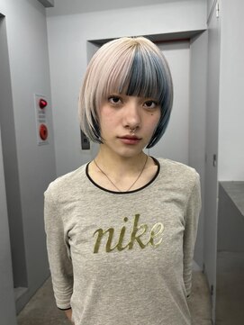 レコ 渋谷(LECO) ホワイトと水色のハイトーンデザインカラー