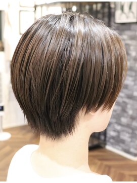 ウィスカーヘアー(whisker hair) ハンサムショート