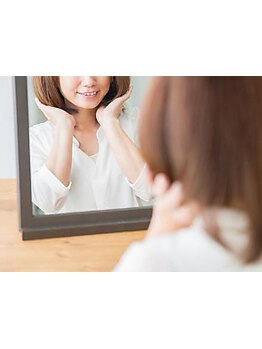 お手頃価格だからメンテナンスも気軽に通えて、綺麗な髪を維持できる♪【根本\1650～/全体\2200～】