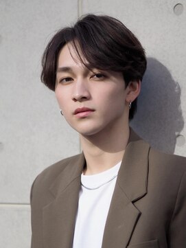 ローハ(Lowha) ソフトフェザーパーマ/センターパート/毛流れ