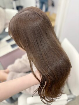 エヌアイ オモテサンドウ(ni omotesando) 大人気！透明感たっぷりオリーブベージュ