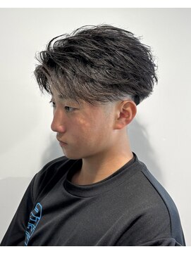 シェール(CHER) フェザーショート　フェザーパーマ　メンズパーマ　メンズカット