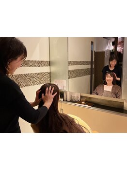 大人女性の髪に寄り添ったご提案×落ち着いた空間であなたの理想を一緒に叶えます♪【白髪/リタッチ】