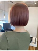 切りっぱなしボブ　ブルーブラック　ブリーチカラー　暗髪