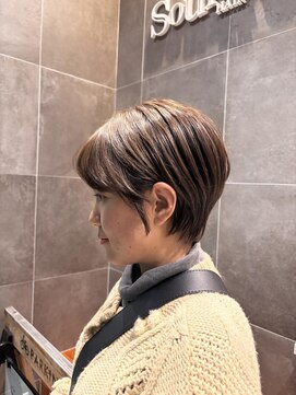 スーリール 荒戸店(Sourire) ヴァイオレットアッシュカラーのショートヘア