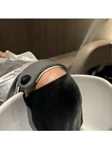 【施術の流れ：STEP３】タオルで包み込みながらのオリジナル頭浸浴＋タオルバスは特別な技術☆