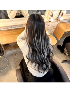 黒髪にシルバー大人気です