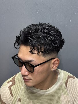 メンズ ラピス(Men's Lapis) 黒髪/オールバックパーマ