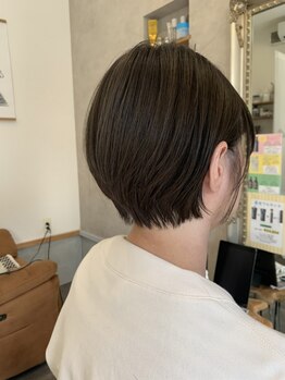 アノニム(Anonyme)の写真/1人ひとりのクセ・髪質を考慮してカットするから朝のセットも楽に