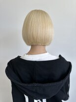 カットアンドトータルビューティ ヴァンキャトル(Cut&Total Beauty VINGT QUATRE)&nbsp;ホワイトブロンドStyle
