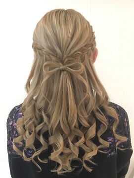 ヘアメイク エンカレッジ(HAIR MAKE encourage) ハーフアップ