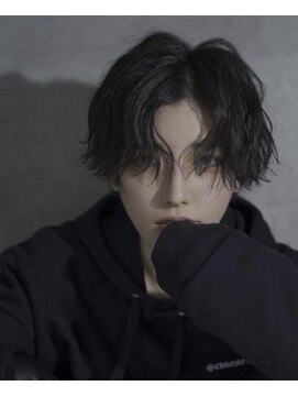 シン(syn) 緩め波巻きセンターパート