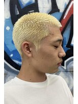 チルチェア 渋谷店(CHILL CHAIR)&nbsp;バズカット×ブリーチ（金髪ボウズ）