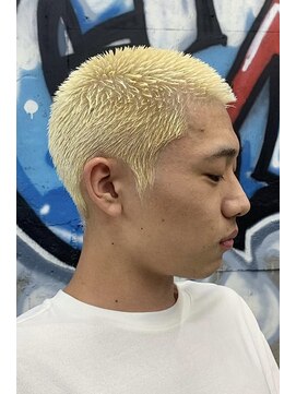 チルチェア 渋谷店(CHILL CHAIR) バズカット×ブリーチ（金髪ボウズ）