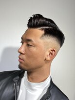 ミナミ(MINAMI)&nbsp;七三パートスタイル　スキンフェード　国分寺