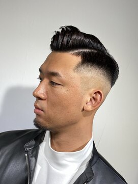 ミナミ(MINAMI) 七三パートスタイル　スキンフェード　国分寺