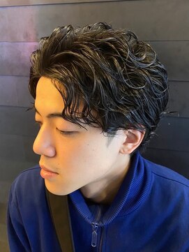 ディスイズバーバーセカンド(THIS IS BARBER 2nd) ツイストスパイラルパーマ　アップバングスタイル　束感