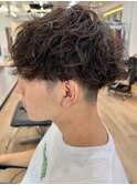 波巻きスパイラルパーマメンズマッシュツーブロックメンズパーマ