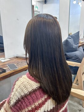 ファルベ(Farbe) 後髪も綺麗に見えるワンカールレイヤーカットオリーブベージュ