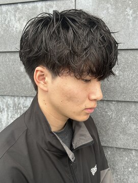 ヒュイル バイ ニアウ(Hwyl by Niau) メンズマッシュシャドウパーマスパイラルパーマニュアンスパーマ