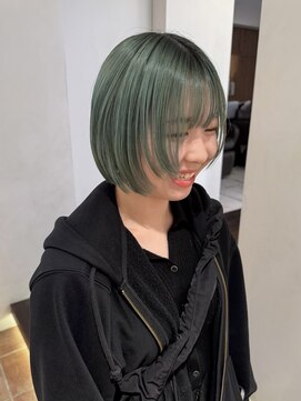 ローネス(LONESS) ショートボブ　マッシュボブ　コンパクトボブ　前上がりボブ