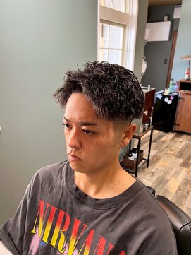 スタンドバーバー 柏(STAND BARBER) スペインカール/スパイキーショート/ブルーブラック