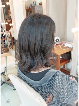 ディンプル 越谷駅前(DiMPlE) 白髪を活かした透明感抜群ナチュラルボブ