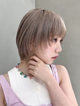 ギークス(GEEKS) 【GEEKS渋谷】ショートウルフ/ミルクティーカラー/前髪あり/小顔