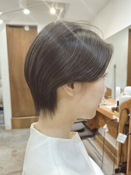 イチエ(ICHIE) 大人可愛さ引き立つ前髪長めひし形ショート