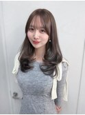 今バズってるミディアムレイヤー × オリーブベージュ