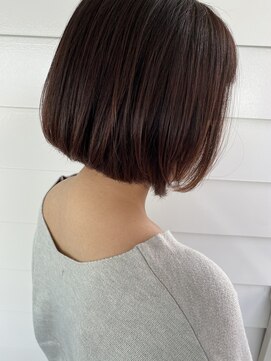 ホットリップ(Hot Lip) 艶なピンク 前下がりボブ