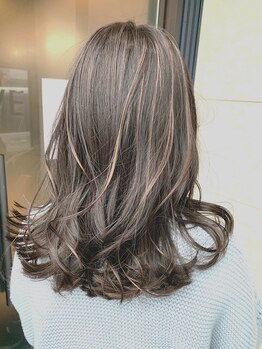 ブレイブ ヘアデザイン(BRaeVE hair design)の写真/白髪染めでも《ハイライト》《グラデーション》を使ったデザインカラーをご提案させていただきます。