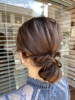 サロンドカスティーロ(salon de castillo)&nbsp;ブラウンナチュラルヘアアレンジシースルーバング大人可愛い