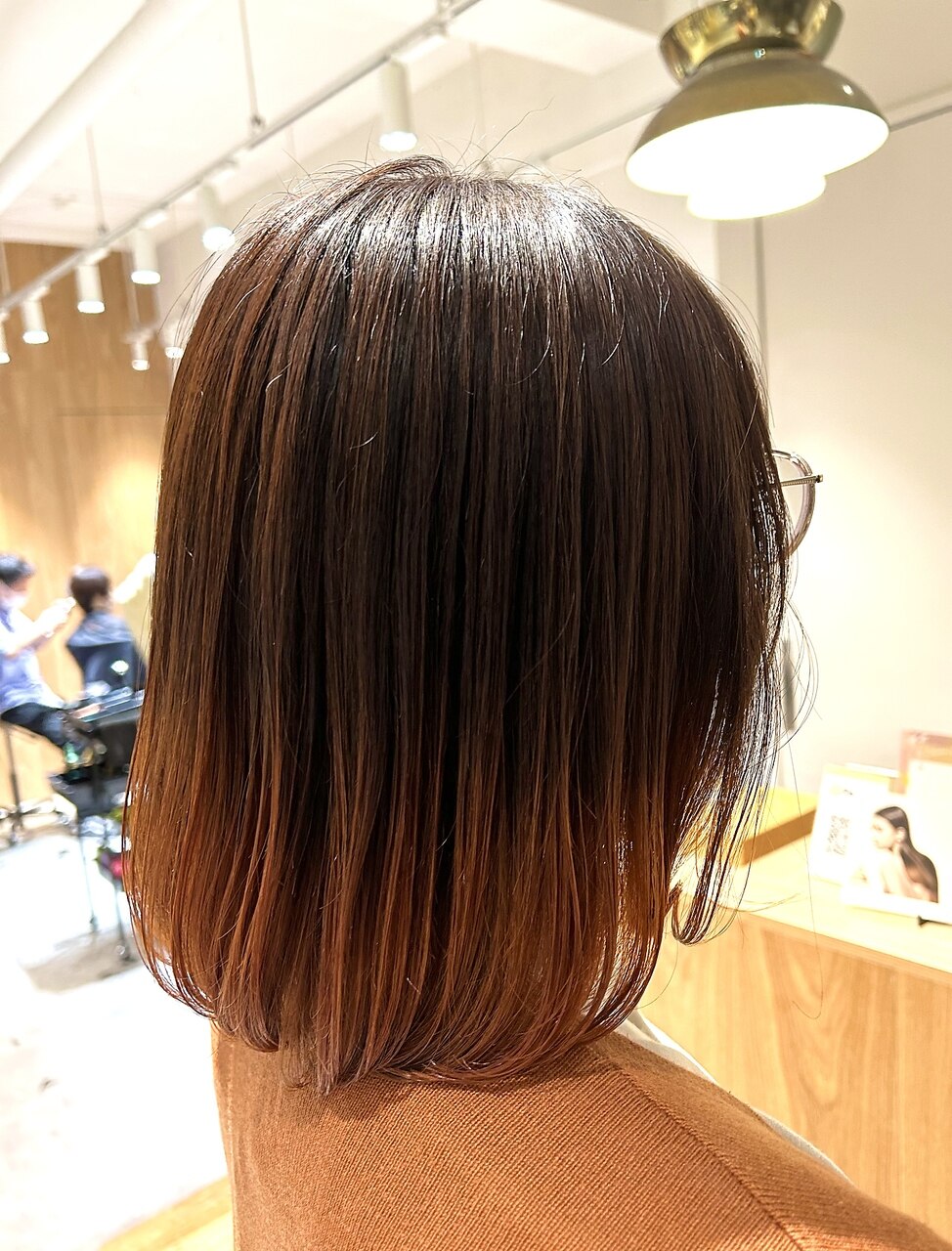 グラデーションカラー×オレンジブラウン_TREAT妙典：L174765116