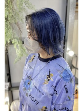 ザ ラボ アングゥ(The Labo ungu) ブルー/ウルフカット/ブリーチカラー