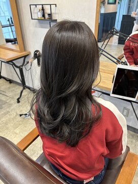 ルナバイルヴェール(LUNA by LeVert) 透明感オリーブベージュカラー