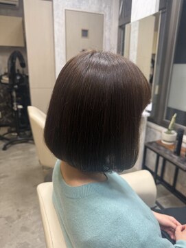 イーラ(E-LA) ギリギリ縛れるくらいのボブ