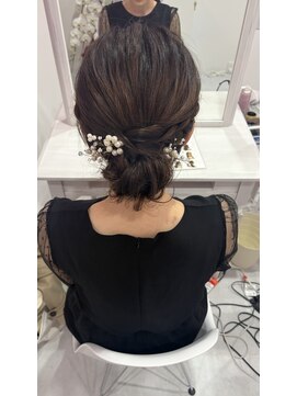 ホワイト 栄駅店(White) 1番アップヘア