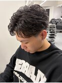 【躍動感溢れる】フェザーパーマ×センターパート