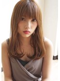 大人かわいいヘルシーでリラックス感ある小顔スタイル