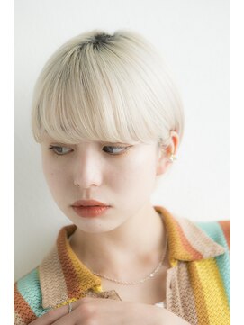 ミエル ヘア 新宿(miel hair) 〈mielhair新宿〉ホワイトミルクティー　ショート　ダブルカラー