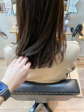 オーシャン(Ocean) ［OCEAN Hair&Life 水田成美］ミディアムレイヤー/束感ショート