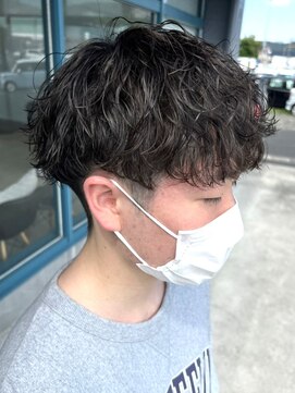 リット×ベリエ(Lit.×belier) 波巻きスパイラルパーママッシュショート無造作パーマ刈り上げ