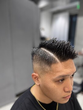 リュネッツ(lunettes) 新、スキンフェードコームオーバー