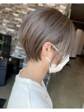 ソマリ(SOMARI.) 首が長く見えるショート