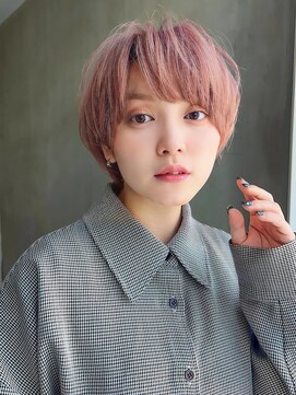 ソヨン 姫路店(SOYON) ホワイトピンク丸みショート