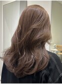 顔周りレイヤーカットくびれヘアミルクティーベージュカラー