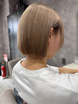 アルカナ(Arcana) 切りっぱなし大人ボブ/透明感ミルクティーボブ