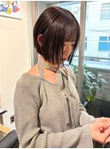 オリーブベージュ×ぱつっとボブ
