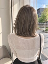 ケーオーエスビューティー(K O S beauty) ミディアムボブ×くすみベージュ